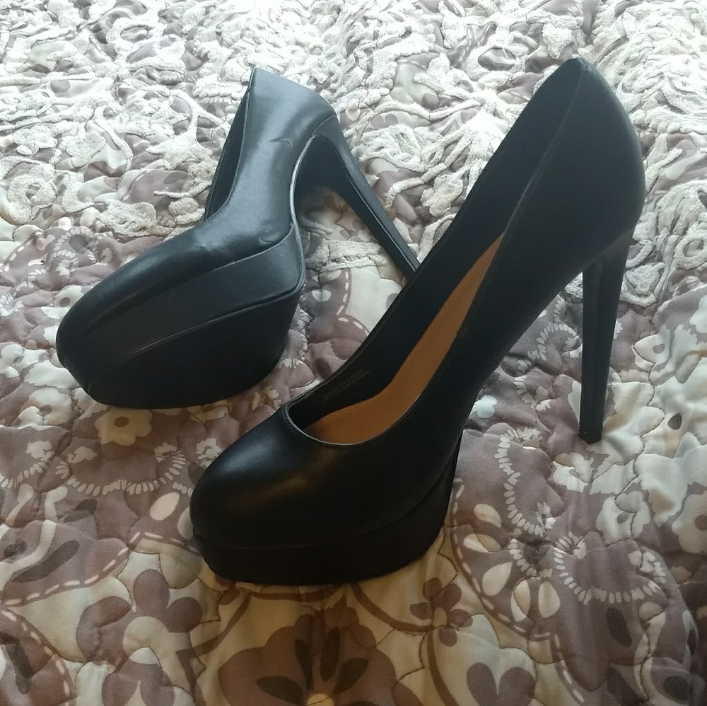 FOREVER 21 Black Heels